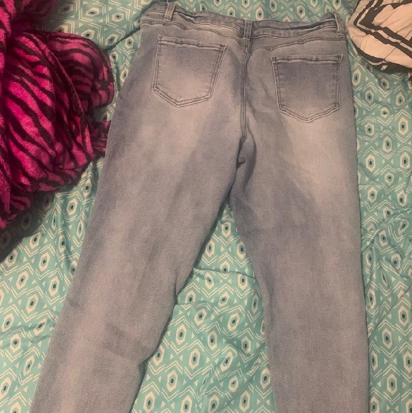 No Boundaries Jeans - Picture 2 of 3